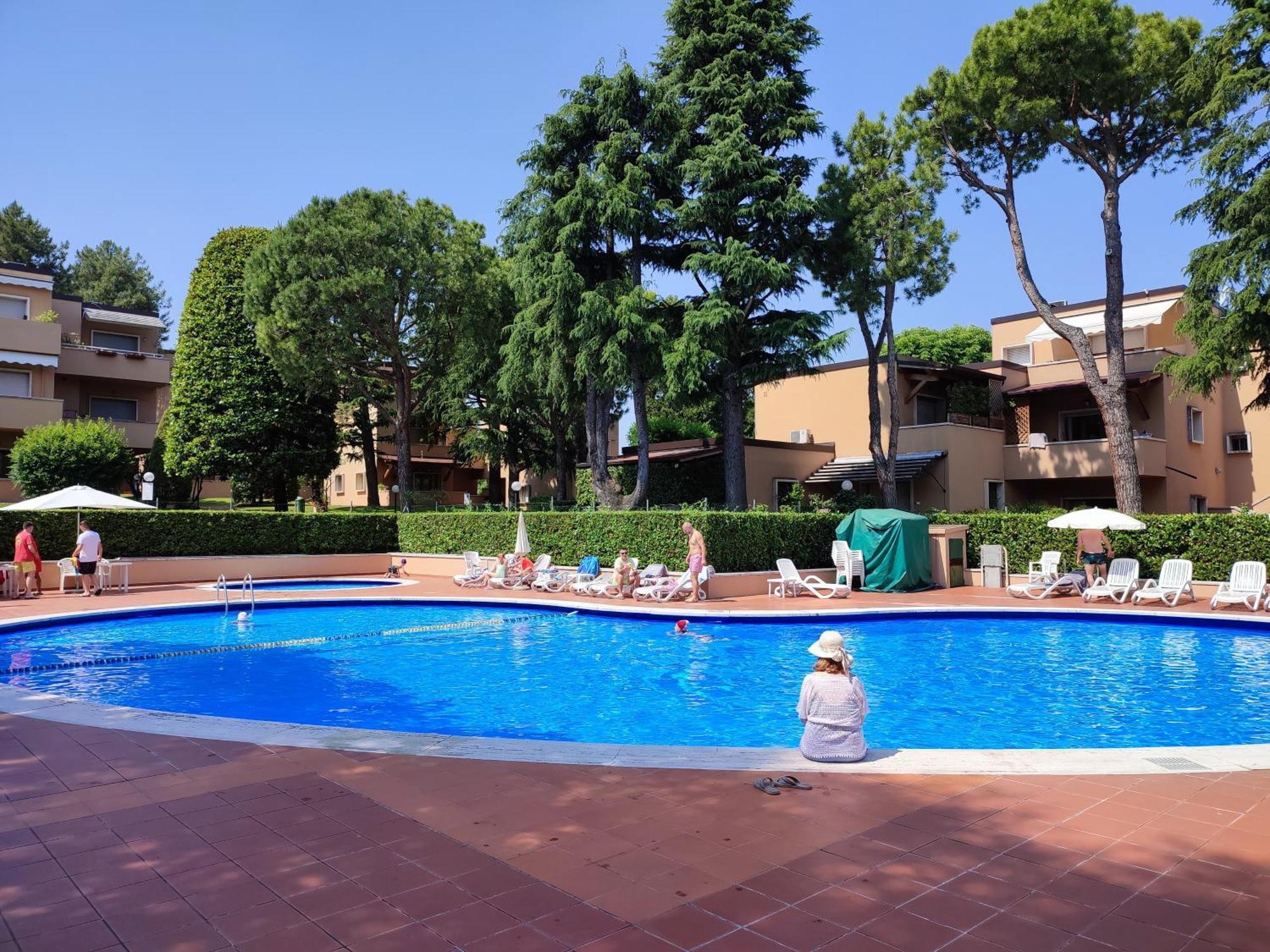 Blue Duck Garda Lake เปสเคียรา เดล การ์ดา ภายนอก รูปภาพ